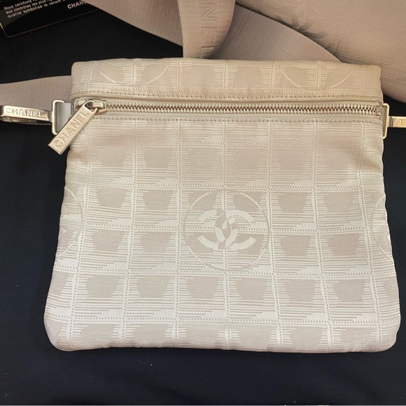 🆕Chanel CC XL Two Way New Travel line w/ Pouch attached😍 - Picture 6 of 15